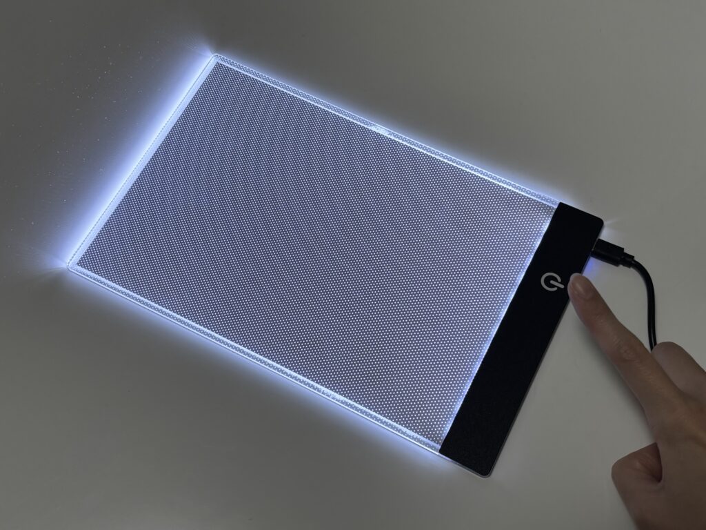 電源を入れたトレースボード